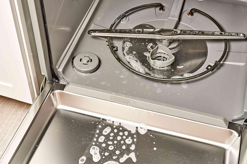 کمک متخصص در حل تخلیه نشدن آب ماشین ظرفشویی اسنوا