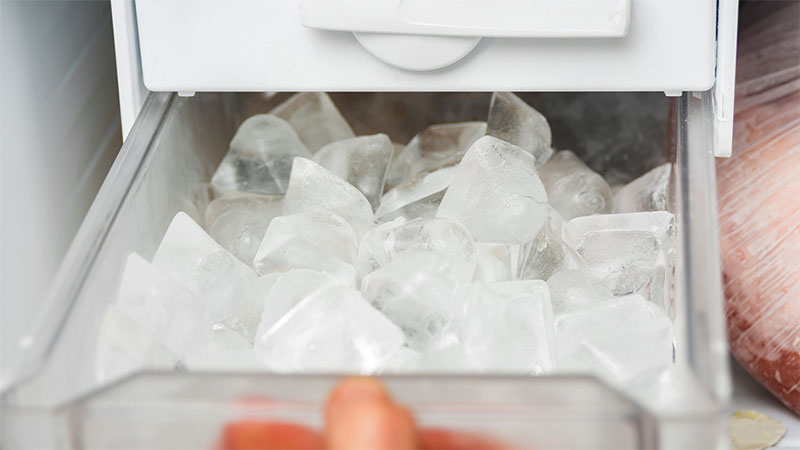 خراب بودن یخ ساز یخچال فریزر اسنوا؛ علت دیگر خاموش شدن صفحه نمایشگر دستگاه